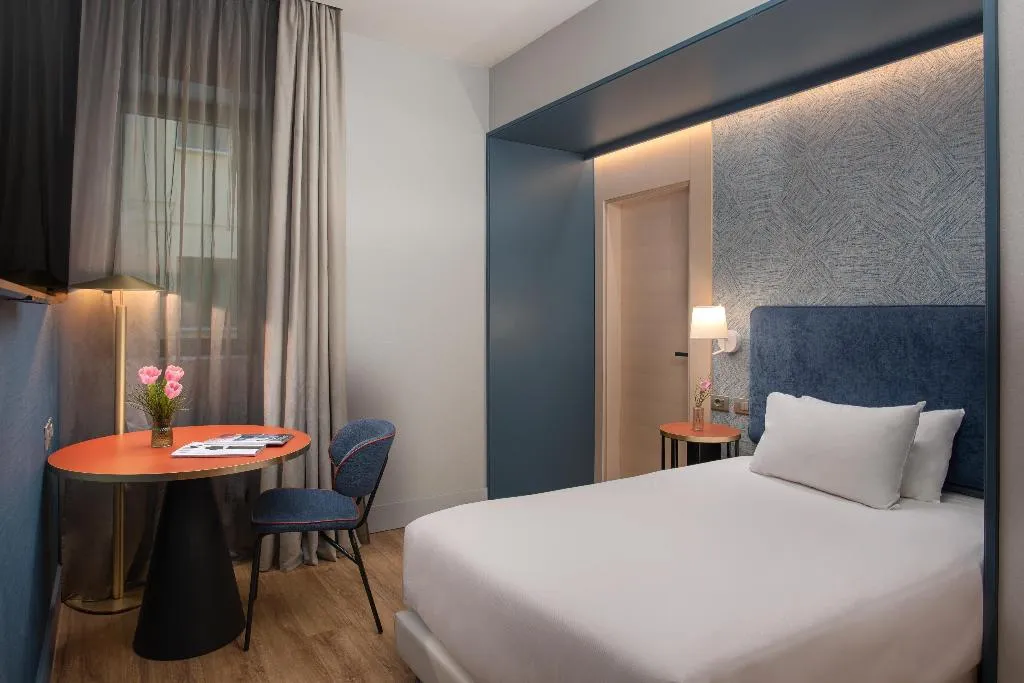Room, NH Firenze, Florence