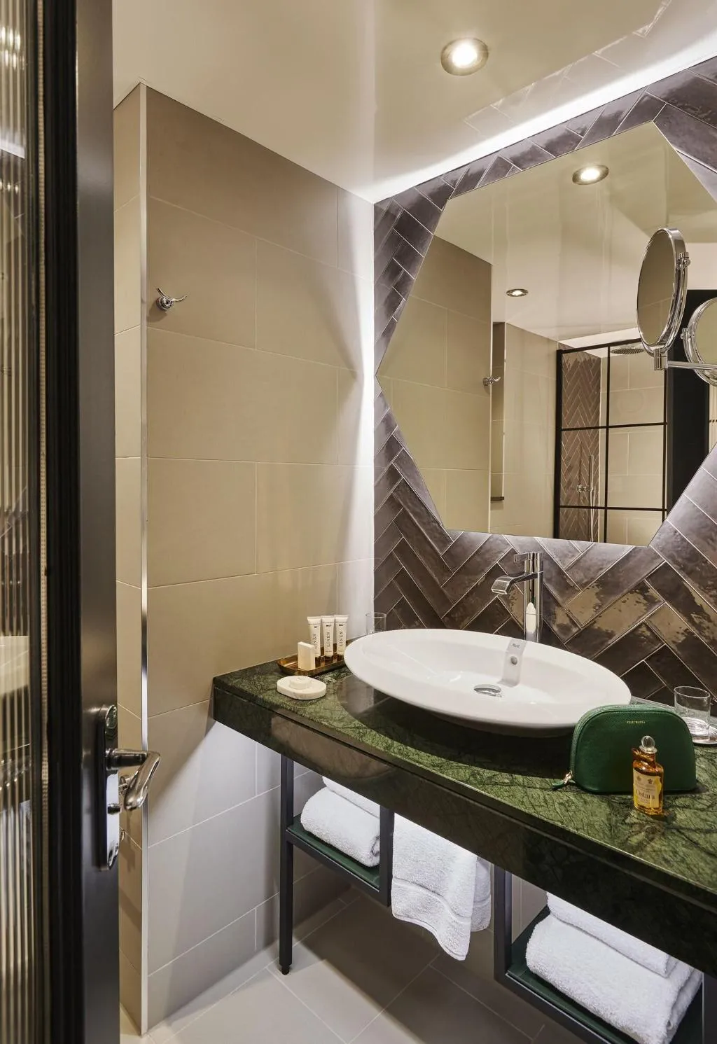 JUNIOR SUITE KING SIZE BED Room, The Alex, Dublin