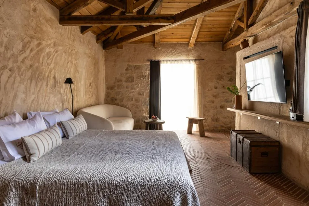 SUITE DELUXE ONE BED Room, Amalen Suites, Crete