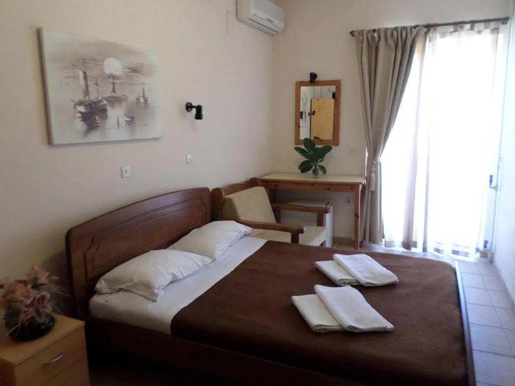 Room, Tina Economy Hotel, Crete