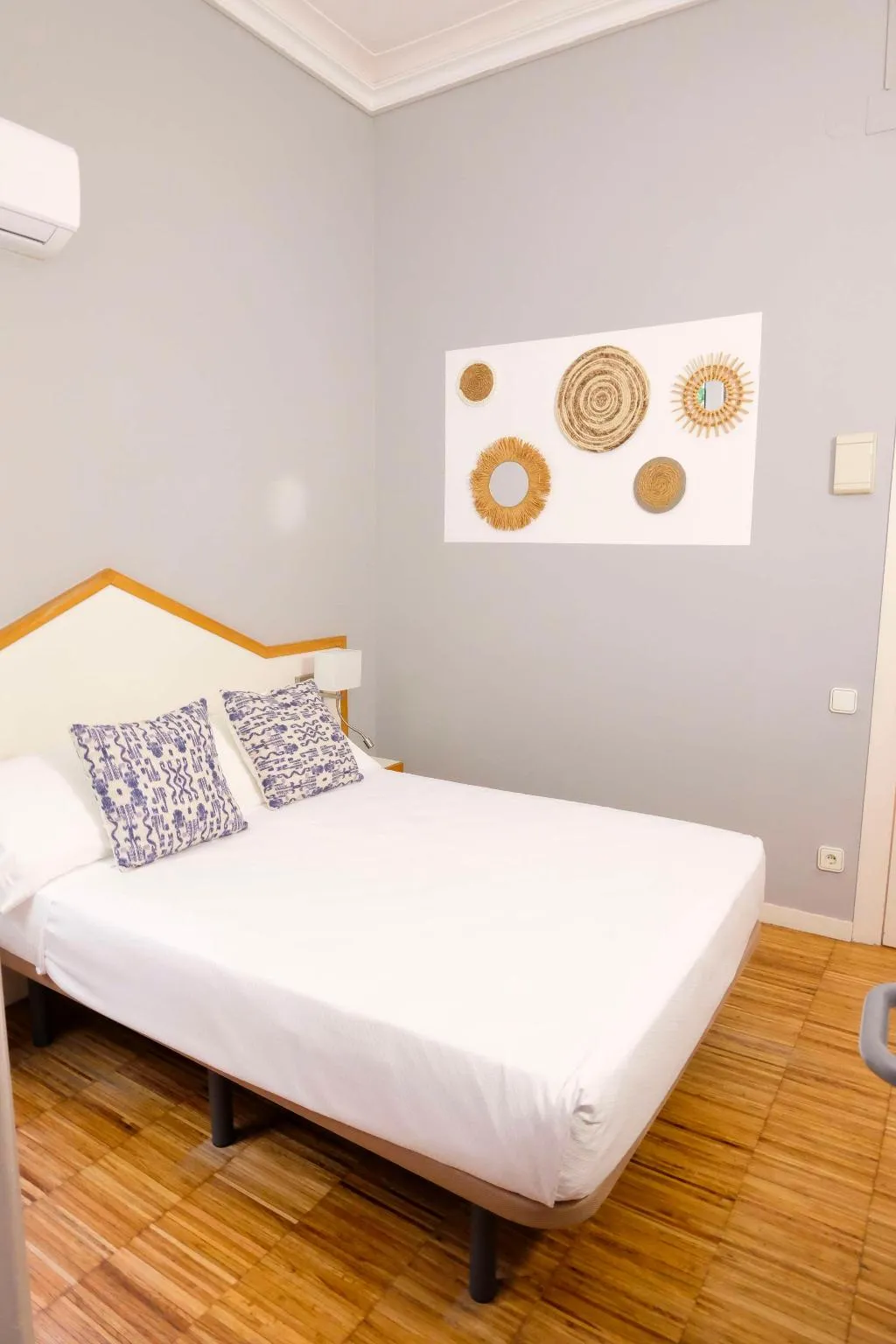 Room, Subur, Costa Brava