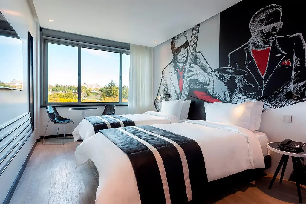 Room, HF Fenix Music, Lisbon