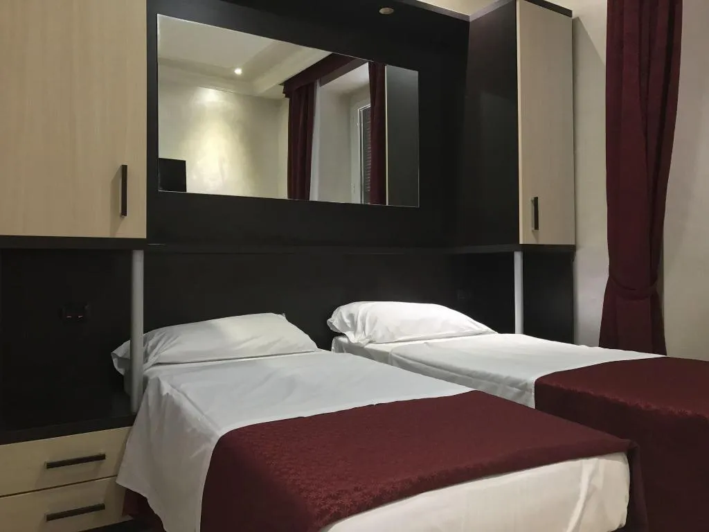 Room, Sweety, Naples