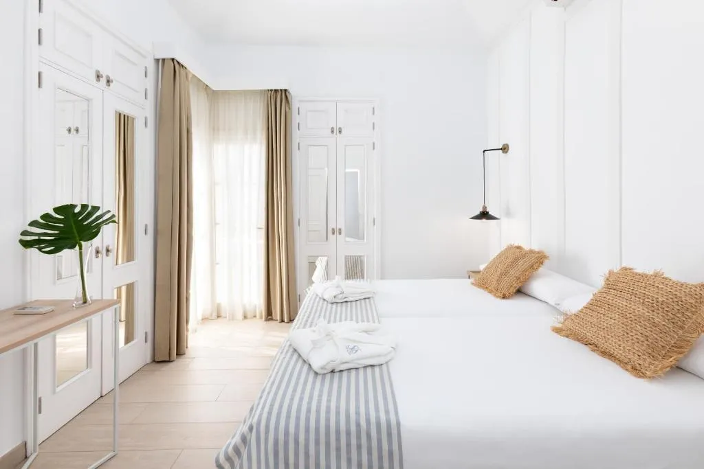 APARTMENT CAPACITY 6 TWO BEDROOMS Room, Lagos de Fañabe, Tenerife