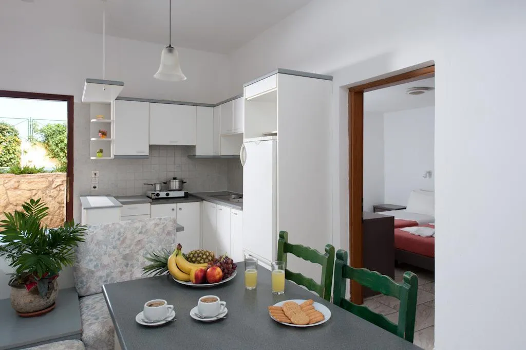 Room, Kiriakos Studios Apartments, Crete