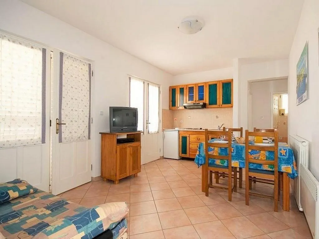 APARTMENT CAPACITY 5 Room, Apartments Valentin Vrsar, Istria