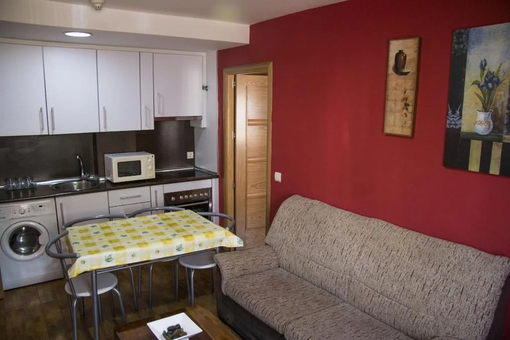 Room, Apartahotel Collarubio, Madrid