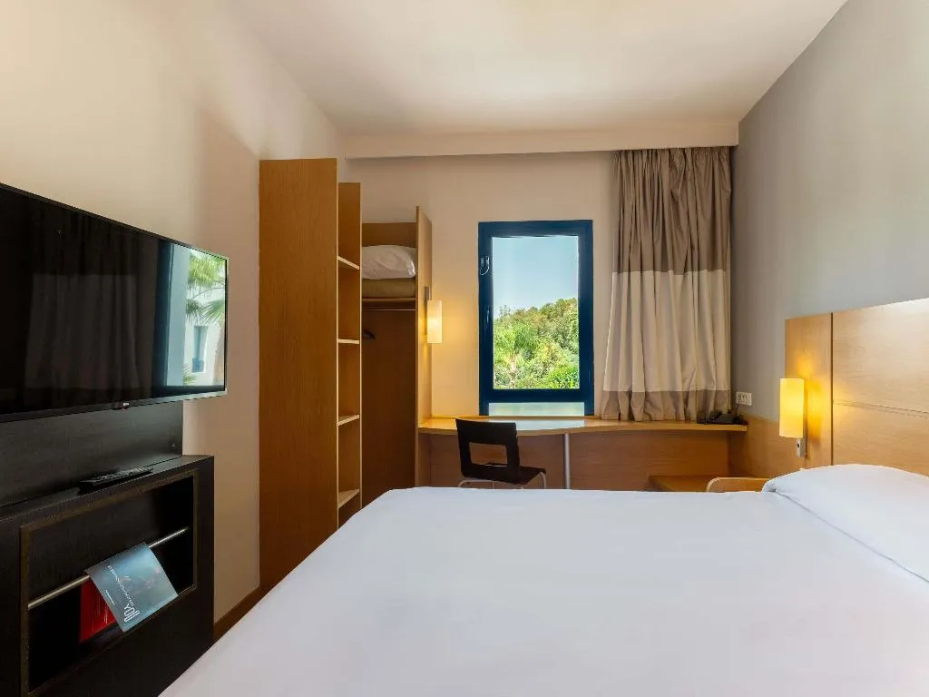 DOUBLE WITH DOUBLE BED Room, Ibis fes, Fez