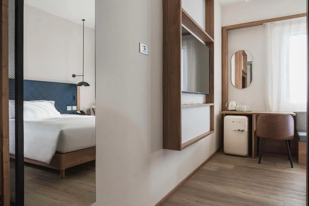 DOUBLE KING SIZE BED Room, Hilton Garden Inn Padova City Centre, Venice