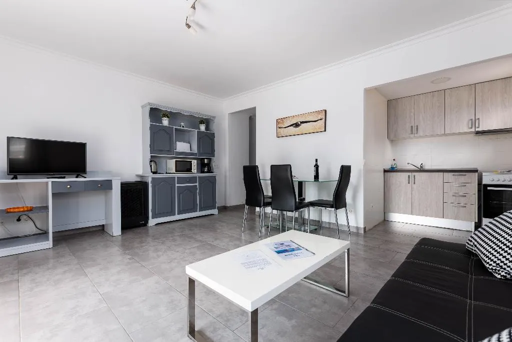 APARTMENT TWO BEDROOMS WITH TERRACE Room, Acapulco Apartments, Majorca