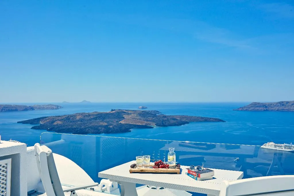 Double or Twin WITH VIEWS Room, Homeric Poems, Santorini