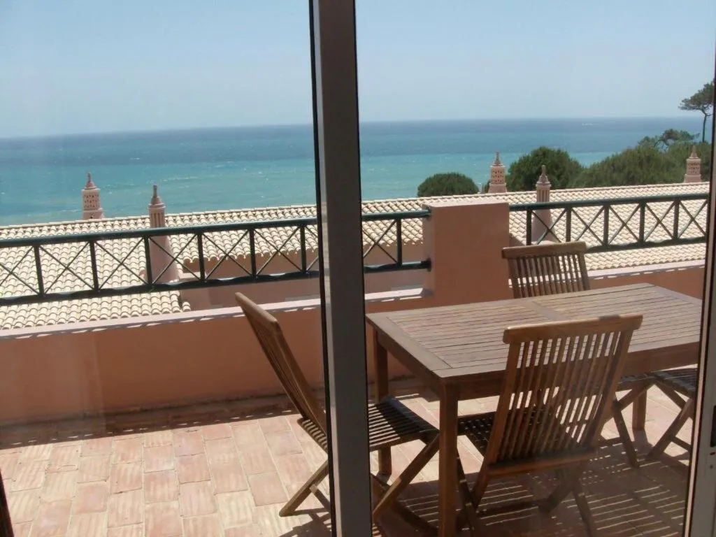 VILLA POOL VIEW TWO BEDROOMS Room, Porto Dona Maria, Algarve