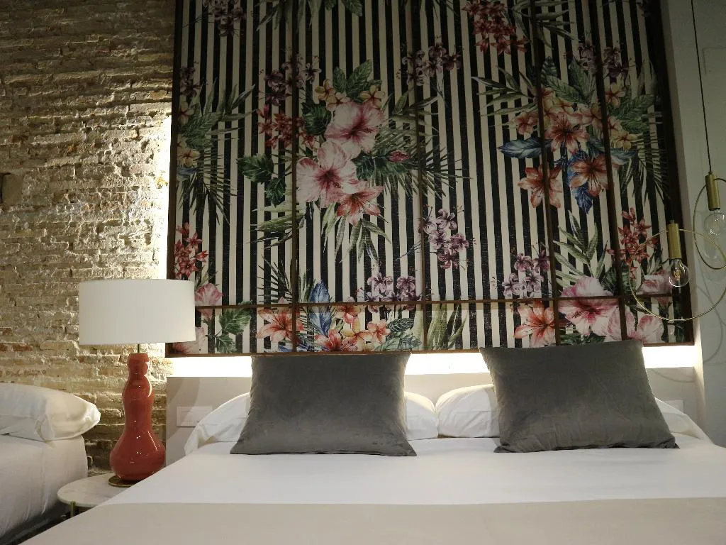 TRIPLE STANDARD Room, You&Co. Quart Boutique, Valencia