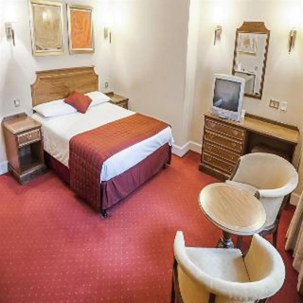 DOUBLE EXECUTIVE KING BED Room, Albany House, Dublin