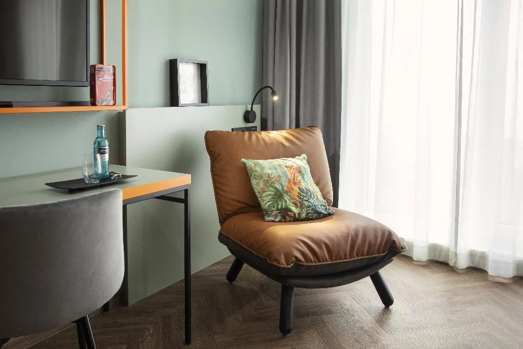 Double or Twin SUPERIOR QUEEN BED Room, LOGINN Hotel Berlin Airport, Berlin
