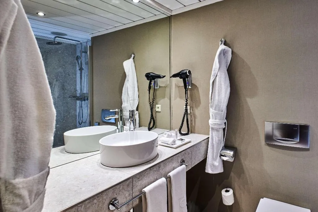 JUNIOR SUITE STANDARD Room, NH Collection Prague, Prague