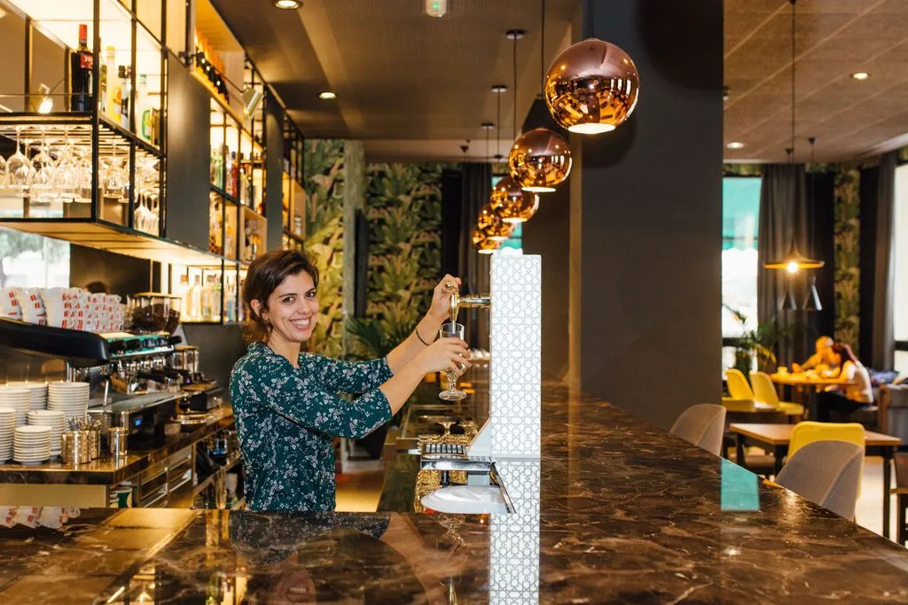 Bar, Malcom and Barret, Valencia