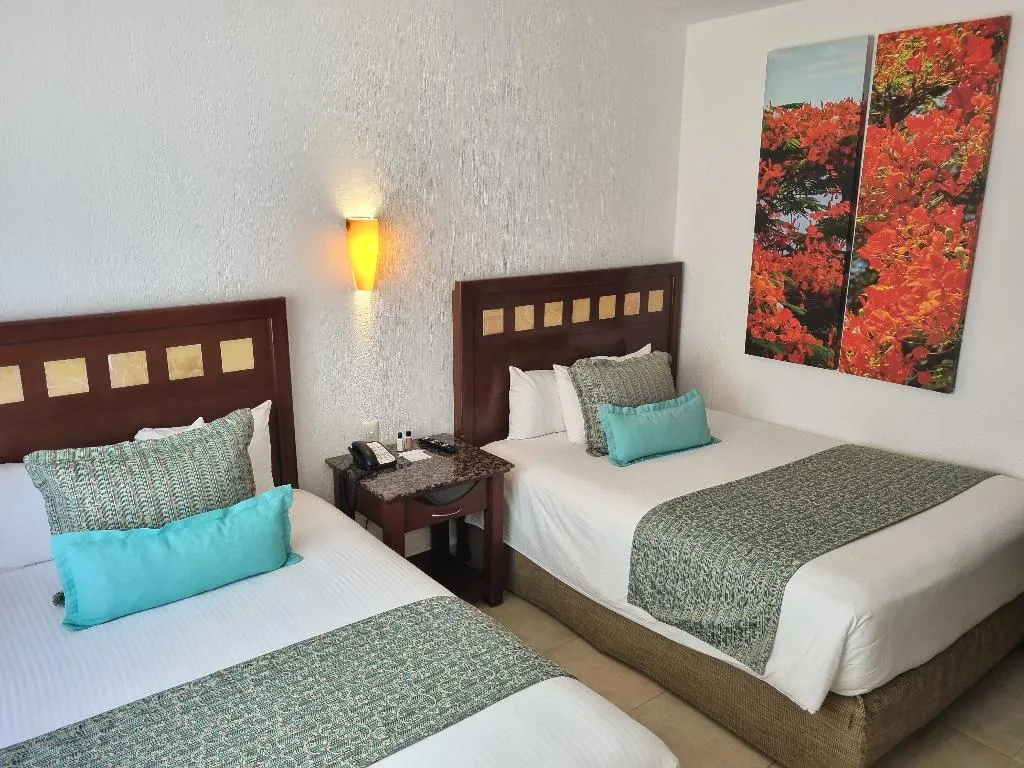 SUITE TWO DOUBLE BEDS Room, Laguna Suite, Cancun Area