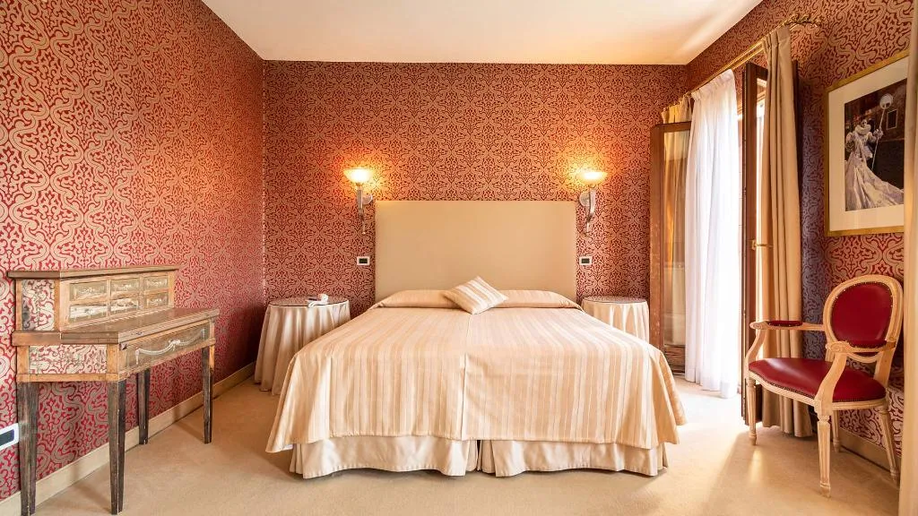 Double or Twin SUPERIOR Room, Principe, Venice