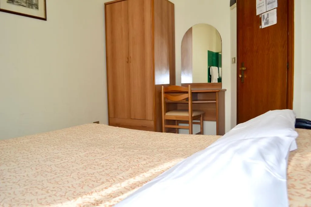 Double or Twin WITH SHARED BATHROOM Room, Locanda Silva, Venice