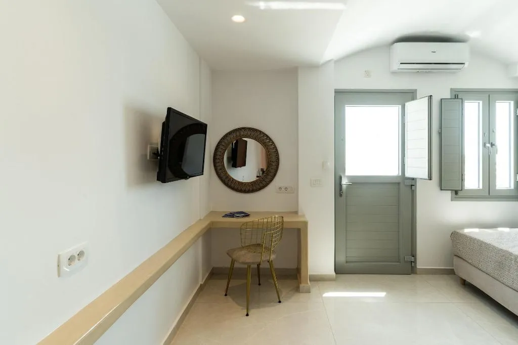 Room, Golden Star, Santorini