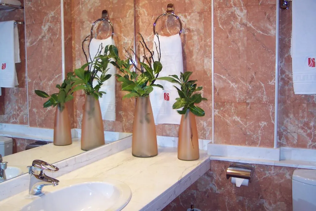 TRIPLE STANDARD Room, Sant Quirze de Besora, Costa Brava