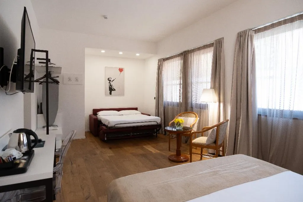 QUADRUPLE STANDARD Room, Dei Congressi, Rome