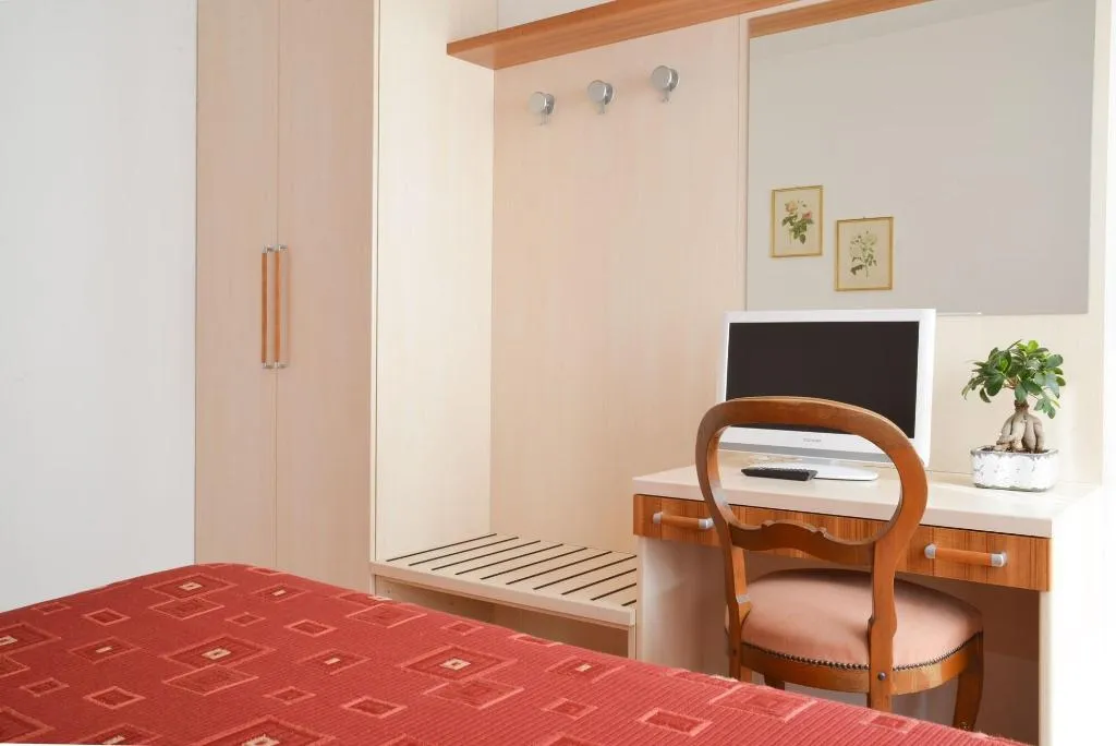 Room, Hotel Venezia, Milan