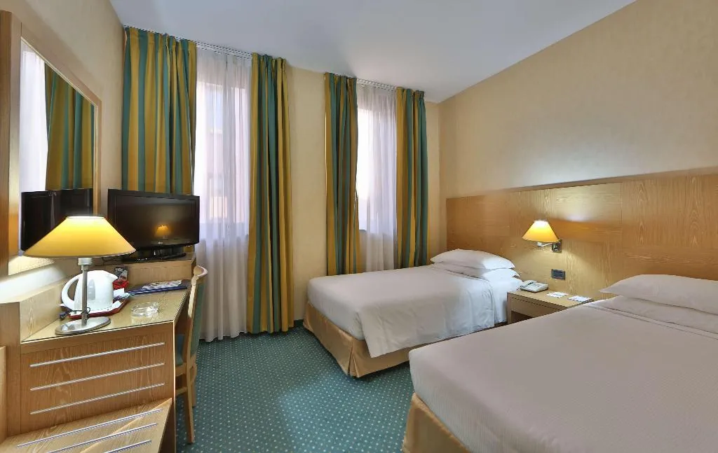 FAMILY ROOM STANDARD Room, Best Western Cavalieri della Corona, Milan