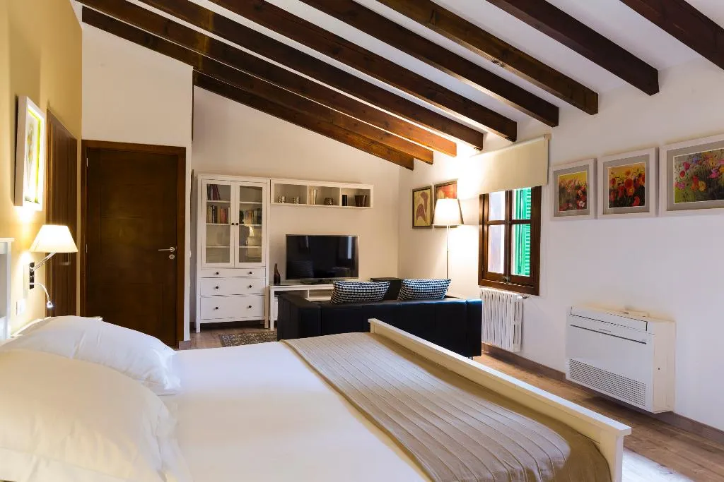 JUNIOR SUITE STANDARD Room, Agroturisme Sa Torre, Majorca