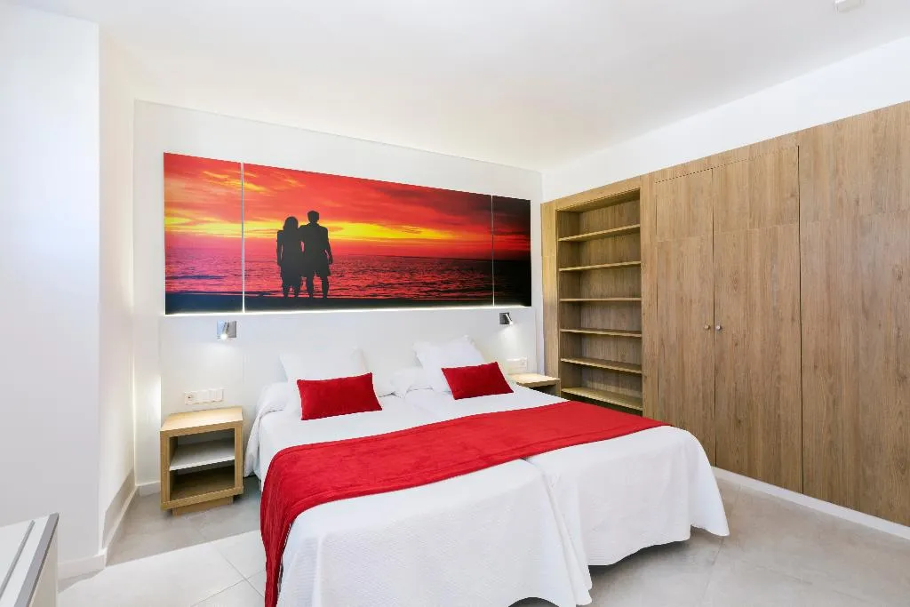 APARTMENT CAPACITY 4 Room, Playas Cas Saboners, Majorca