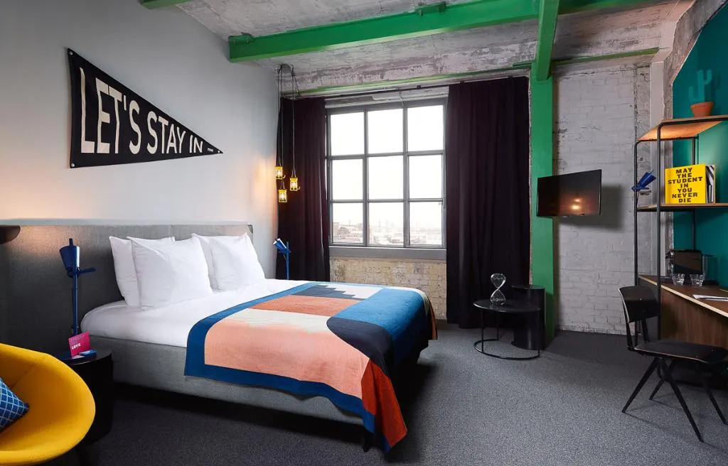 DOUBLE DELUXE Room, The Social Hub Maastricht, Amsterdam