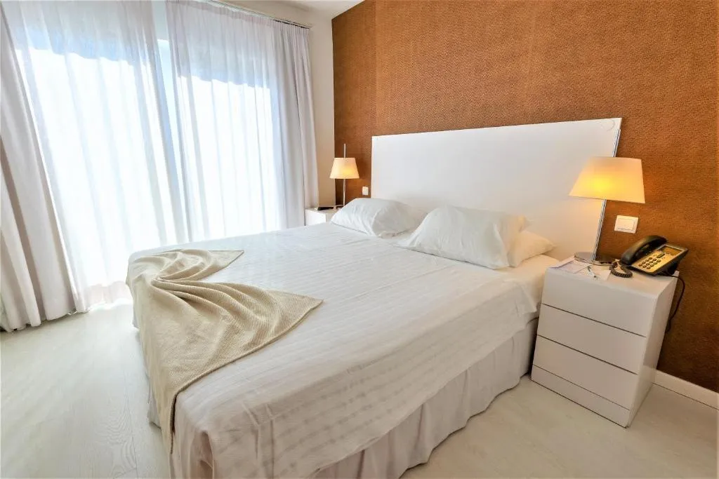 DOUBLE SEA VIEW Room, Amazonia Estoril Hotel, Lisbon