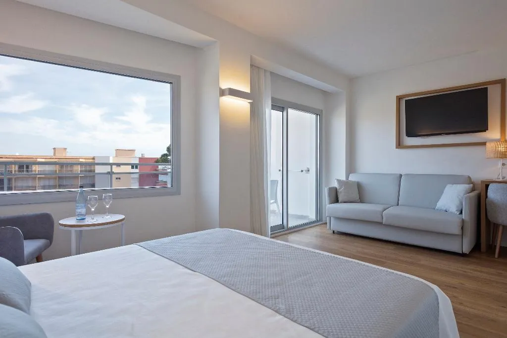 FAMILY ROOM CAPACITY 4 Room, Best Terramarina, Costa Brava