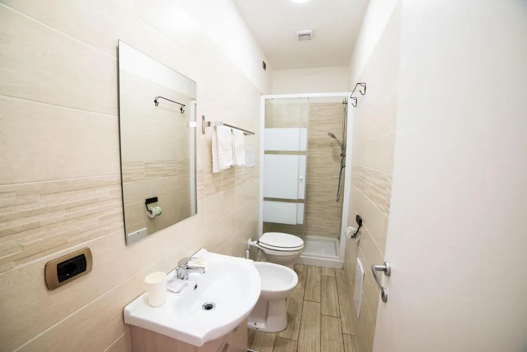 Room, B B Metropolitan, Naples