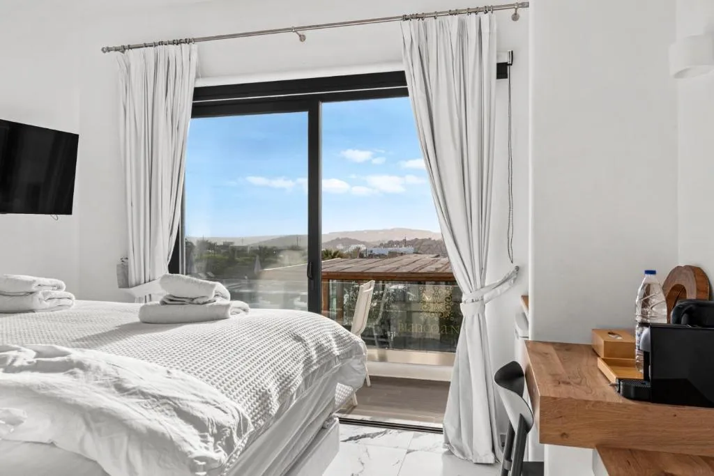 DOUBLE CAPACITY 2 Room, Bianco A Nero, Mykonos