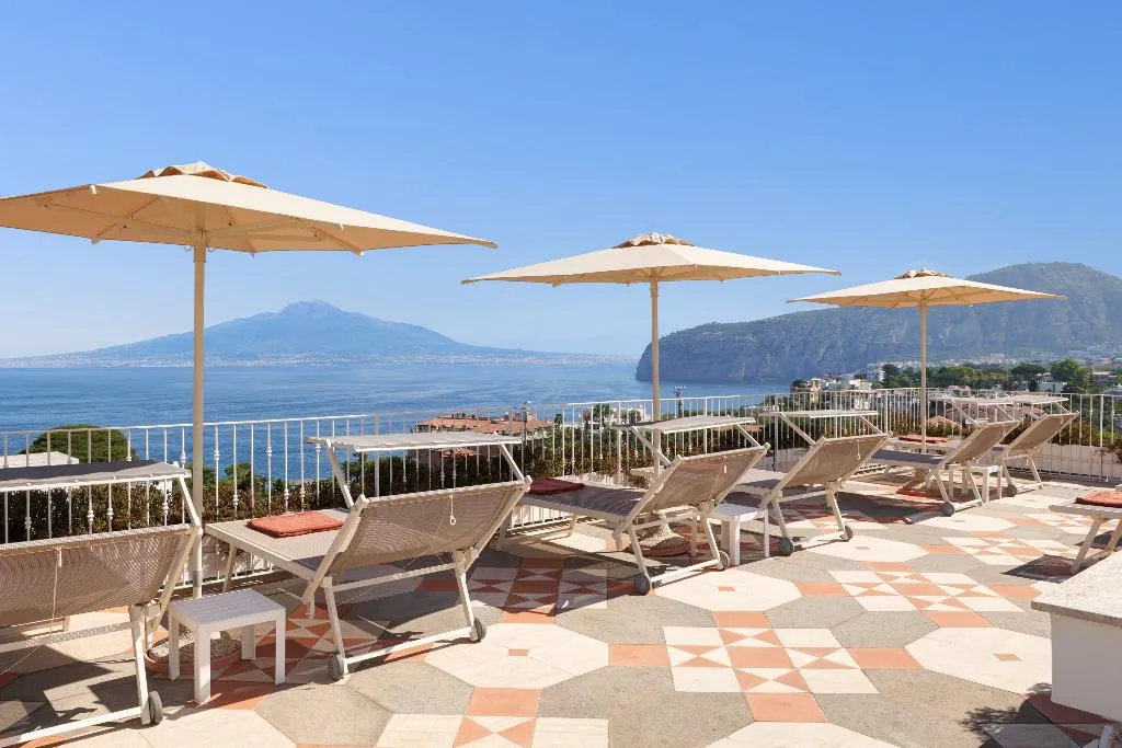 Terrace, Grand Hotel De La Ville, Naples