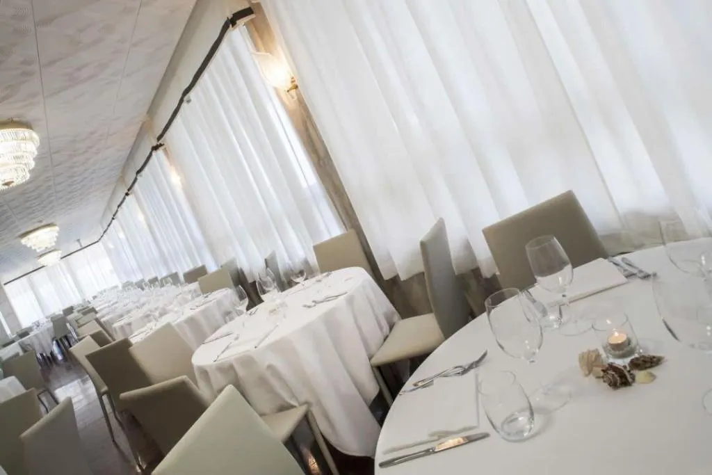 Restaurant, Imperial Palace, Venice