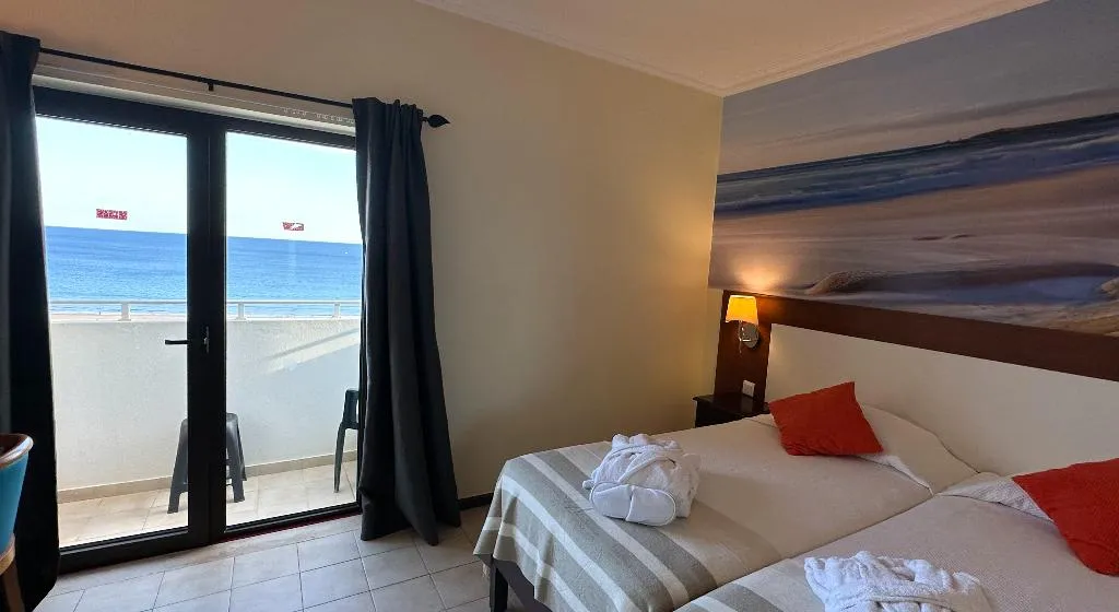 QUADRUPLE SUPERIOR SEA VIEW Room, Avenida Praia, Algarve