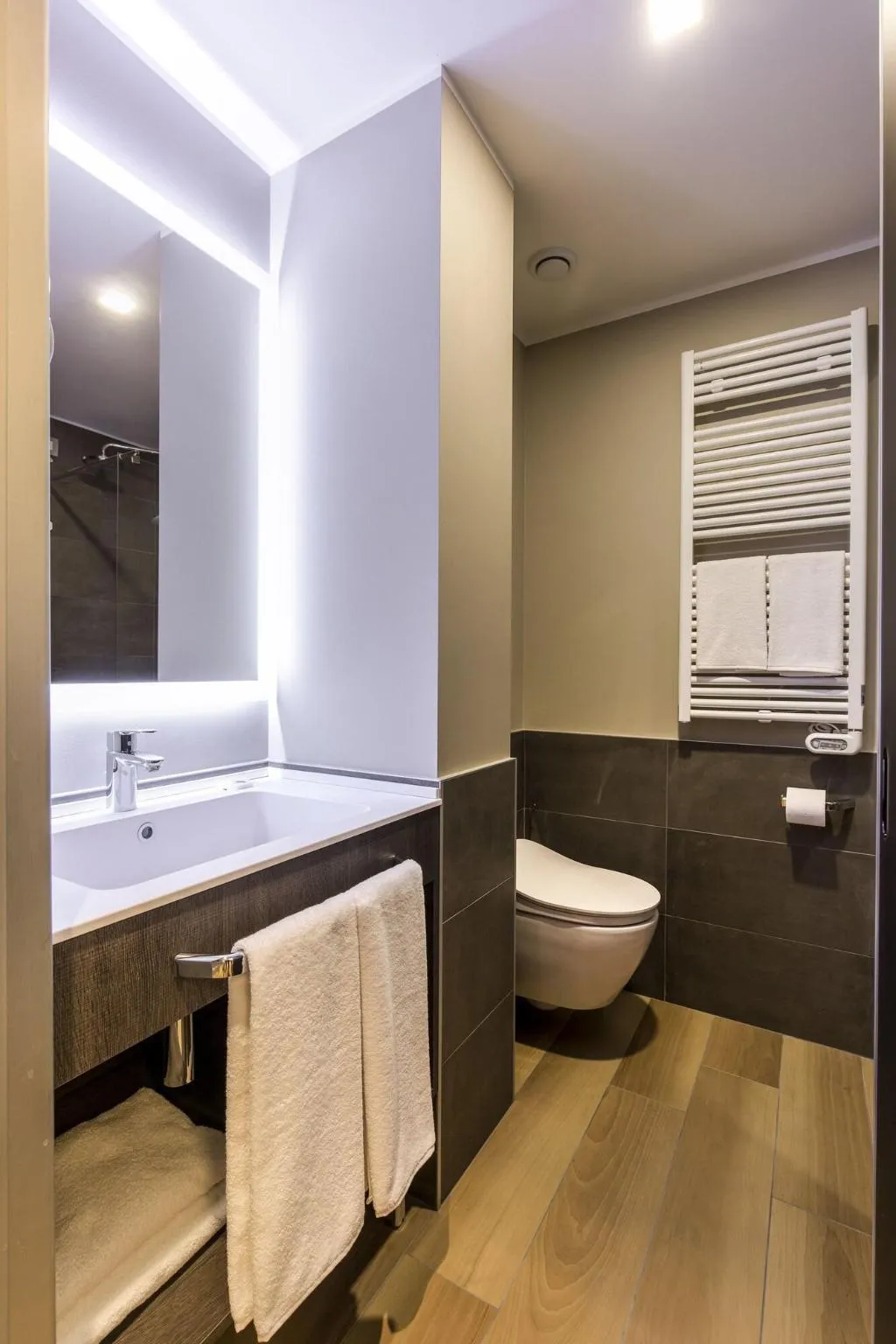 Room, 43 Station Hotel, Milan