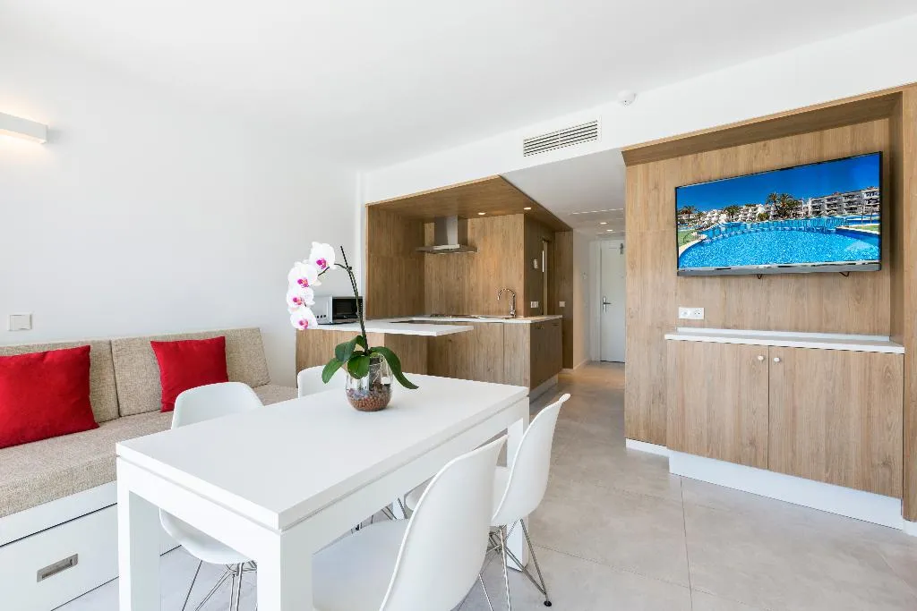 APARTMENT CAPACITY 4 Room, Playas Cas Saboners, Majorca