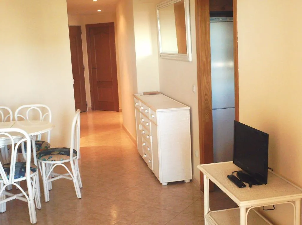 APARTMENT CAPACITY 6 TWO BEDROOMS Room, Apartamentos Tavernes Gandia 3000, Valencia