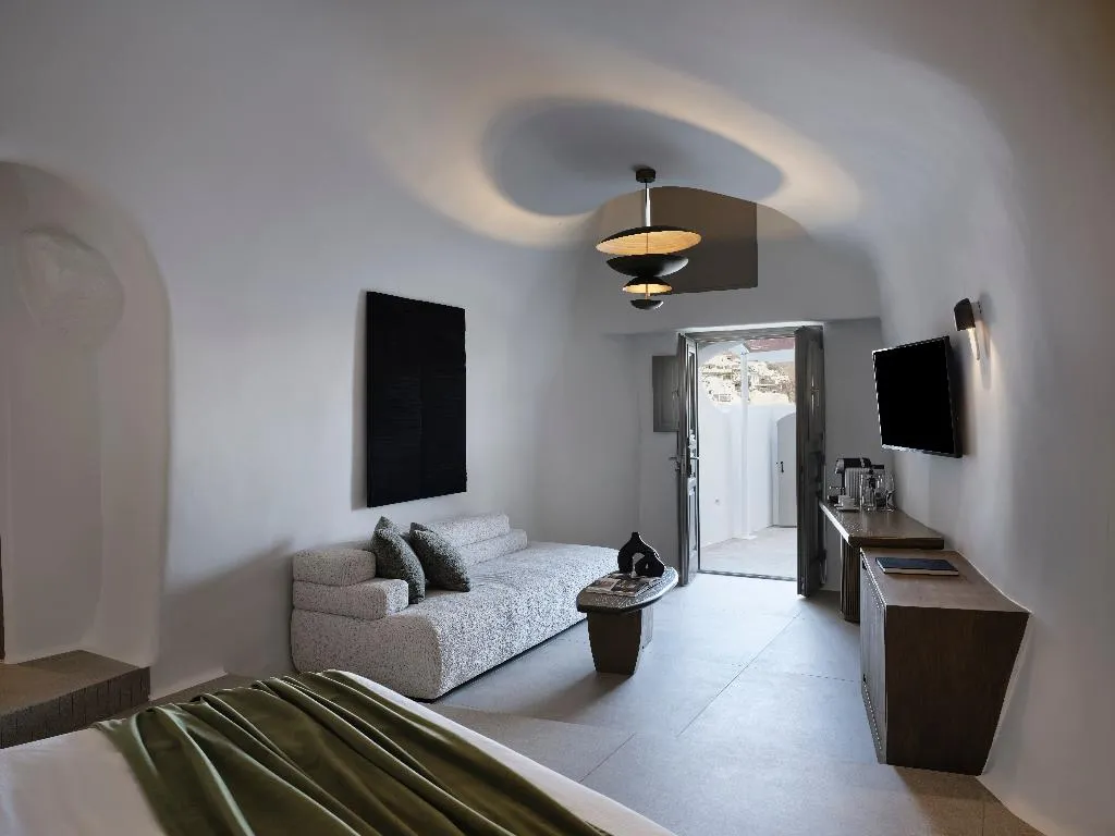 SUITE DELUXE WITH JACUZZI Room, Andronis Luxury Suites, Santorini