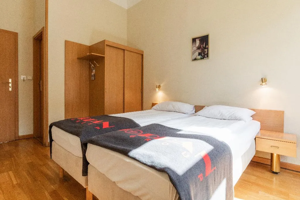 TWIN STANDARD Room, Jordan Guest Rooms, Krakow