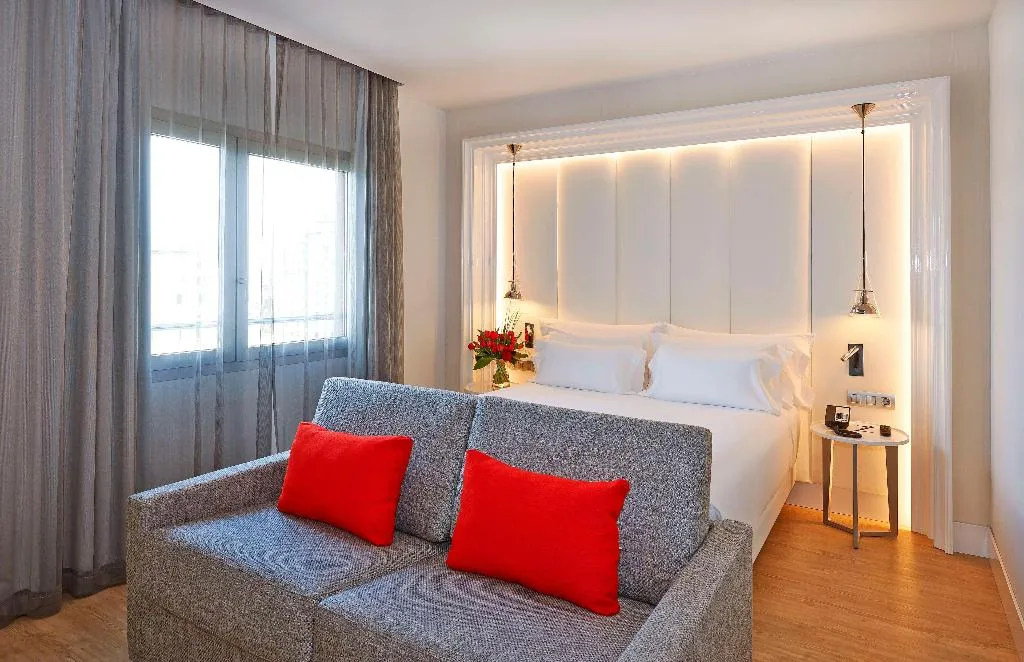 Room, NH Collection Barcelona Gran Hotel Calderón, Barcelona