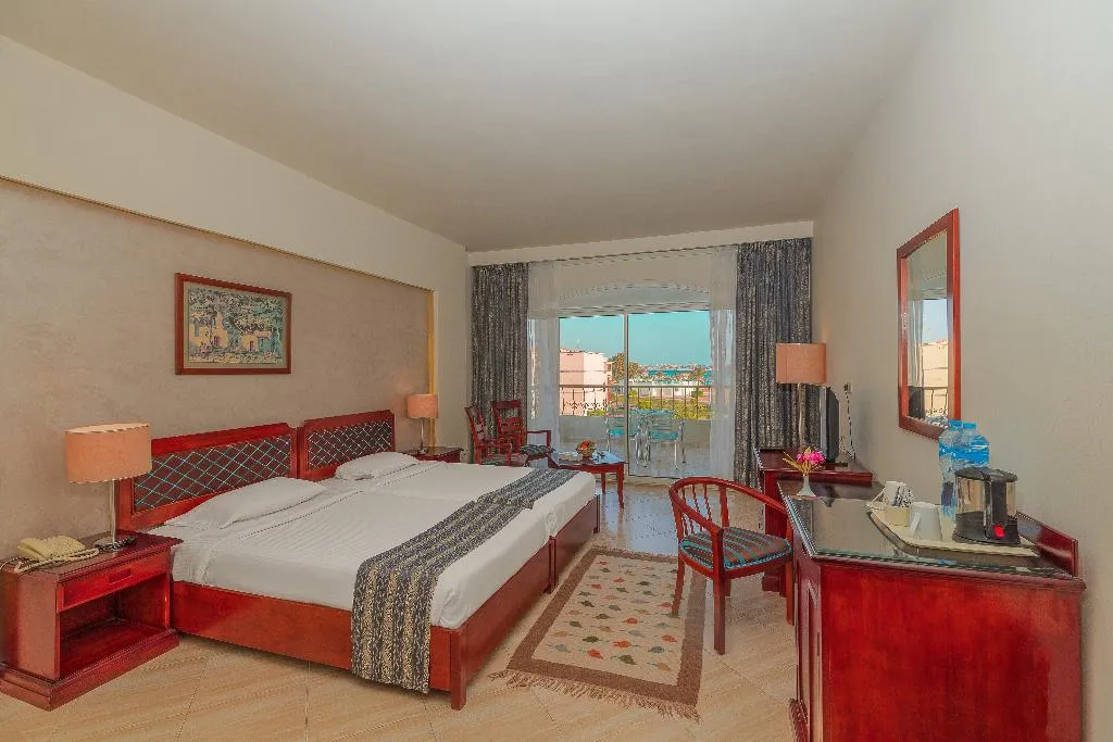 FAMILY ROOM STANDARD Room, Royal Pharaoh Resort & Aqua Park, Red Sea Riviera