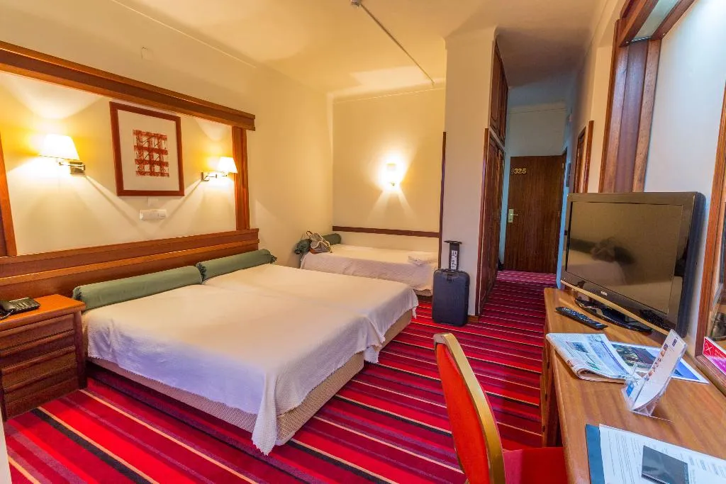 TRIPLE STANDARD Room, Eurosol Seia-Camelo, Porto