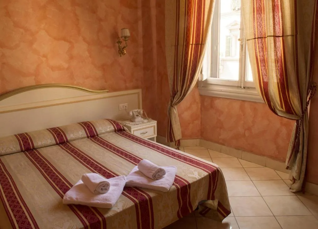 QUADRUPLE STANDARD Room, La Corte Dei Principi, Florence