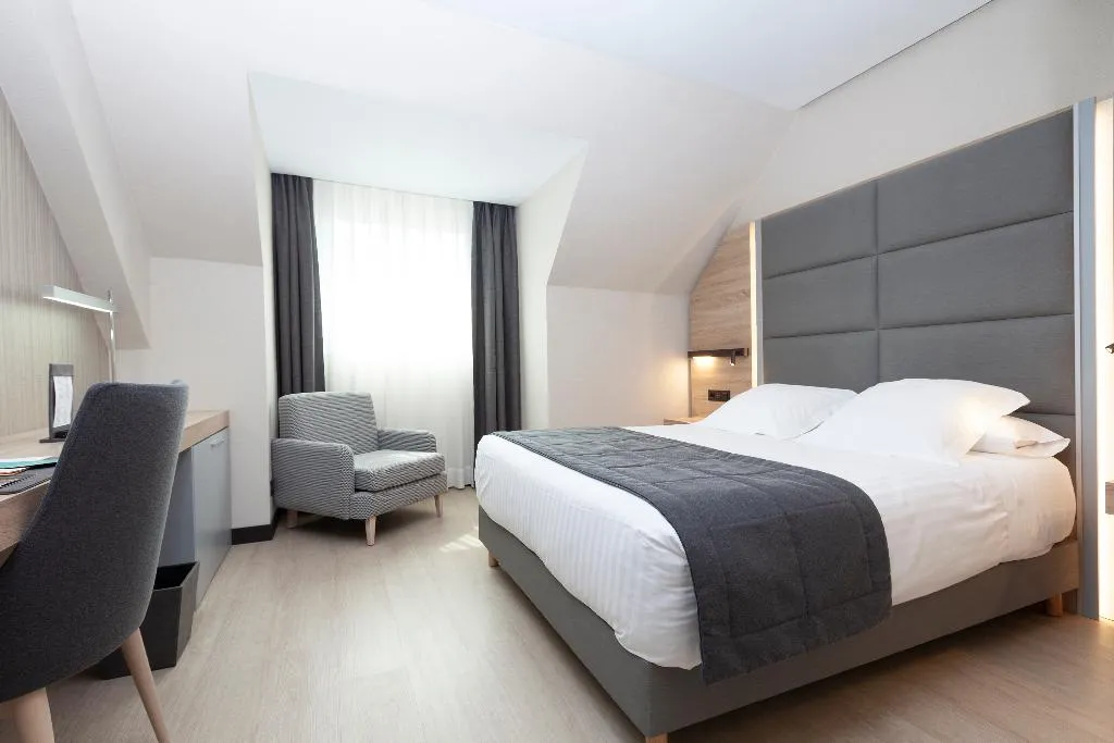 JUNIOR SUITE STANDARD Room, Liabeny, Madrid
