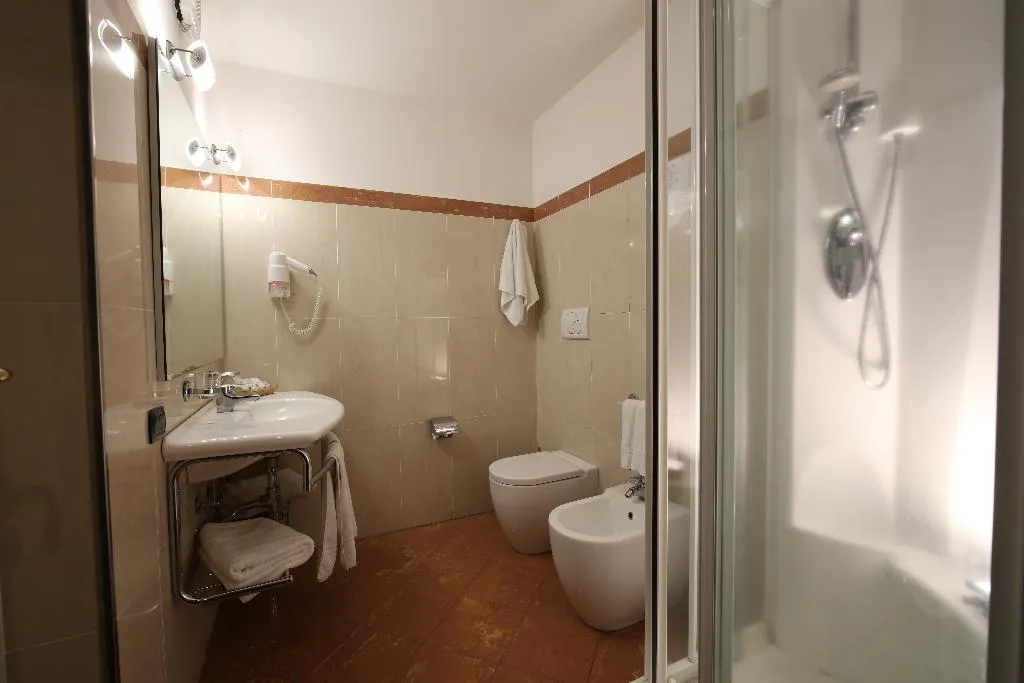 Double or Twin STANDARD Room, Grande Albergo Maugeri, Catania